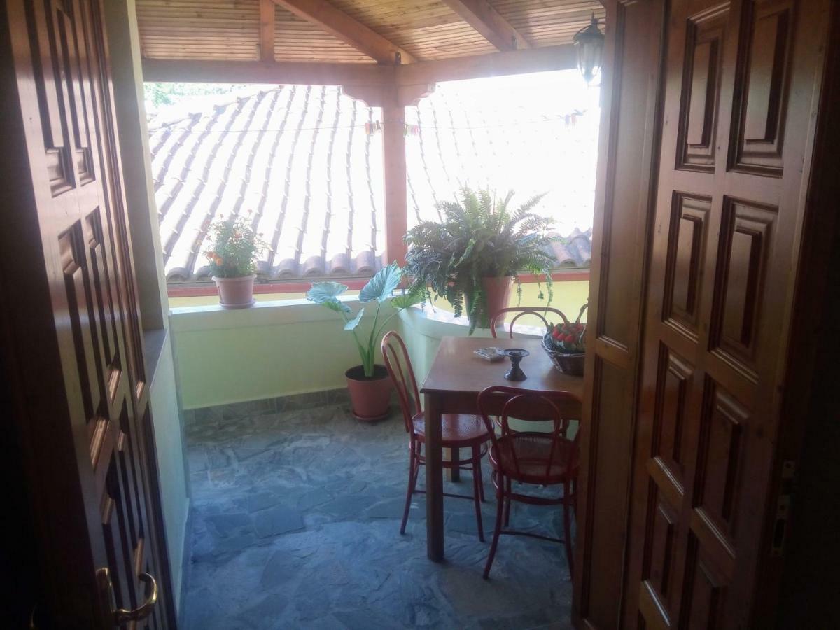 Nako Bar&restaurants Guest house