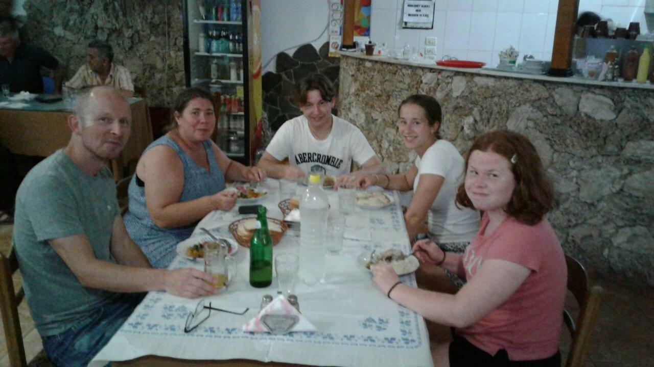 Nako Bar&restaurants * Permet